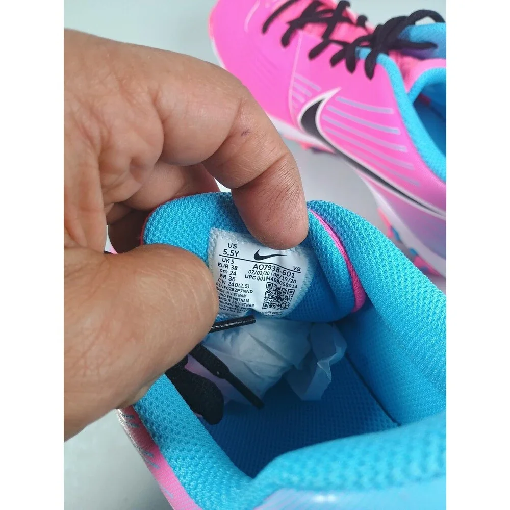 Nike fastflex cleats Size US  5.5y